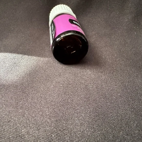 Young Living Grounding Essential Oil - Sealed, Never Opened - Picture 4 of 7